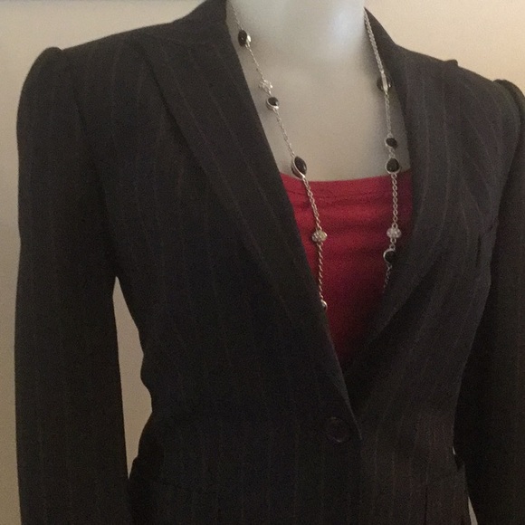 Like new Anne Klein Suit. Sz 6 - Picture 3 of 7